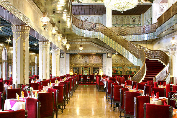 رستوران چهلستون هتل عباسی