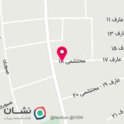 عکس انجام تخصصی پیرسینگ و ناخن 